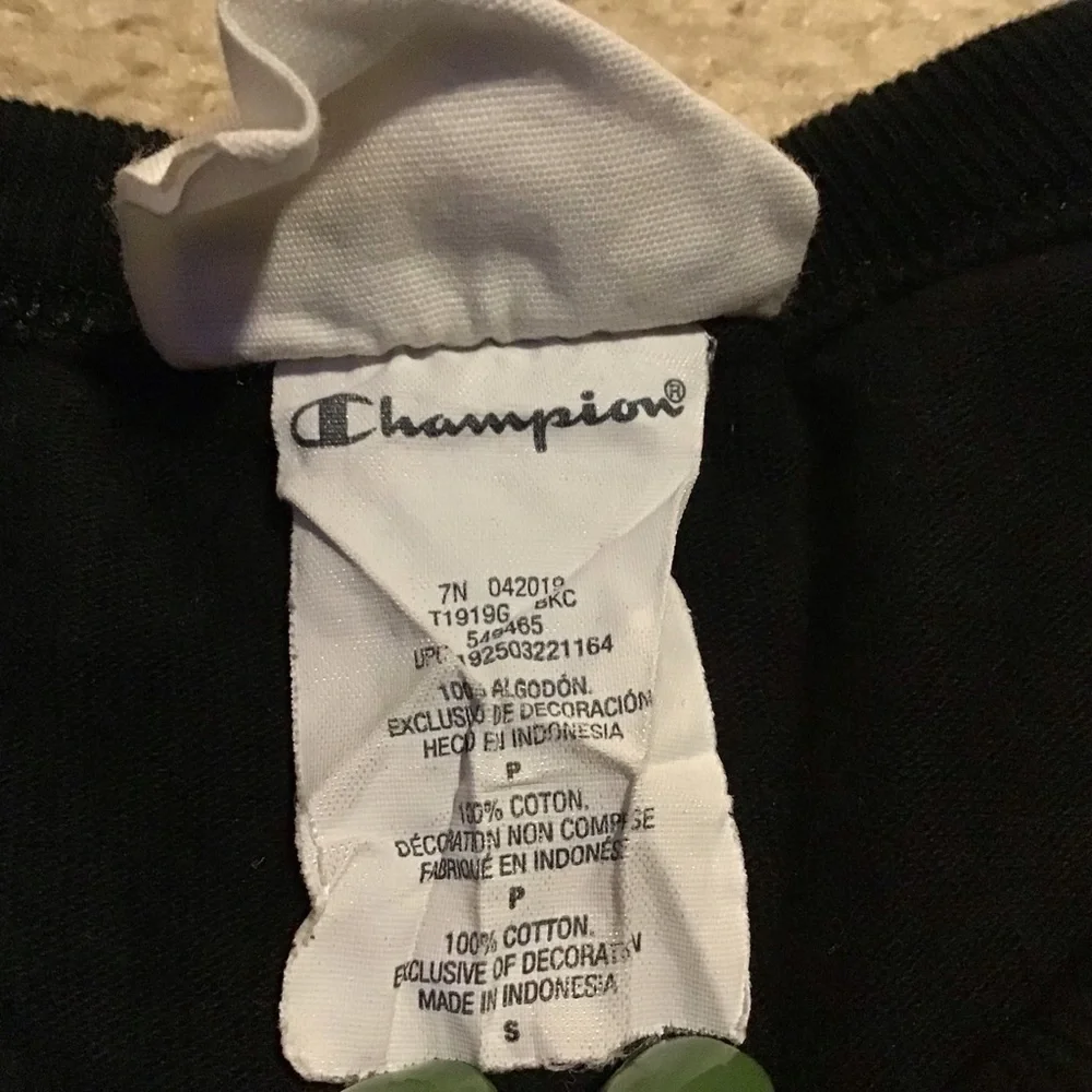 Champion Logo Men’s Black T-shirt Short Sleeve Casual School Streetwear Sz Small - Picture 4 of 9